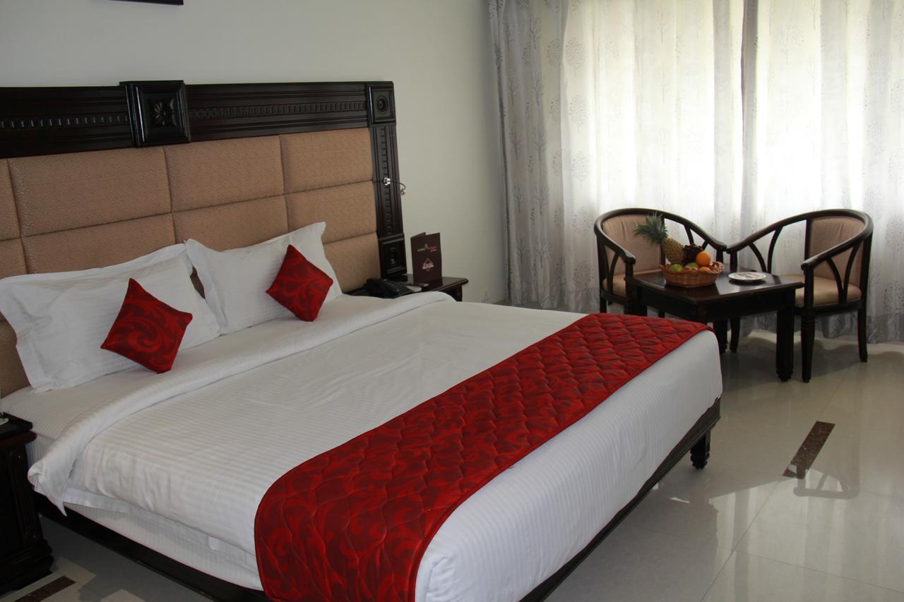 Green Royale Resorts Bodinayakkanur Bagian luar foto