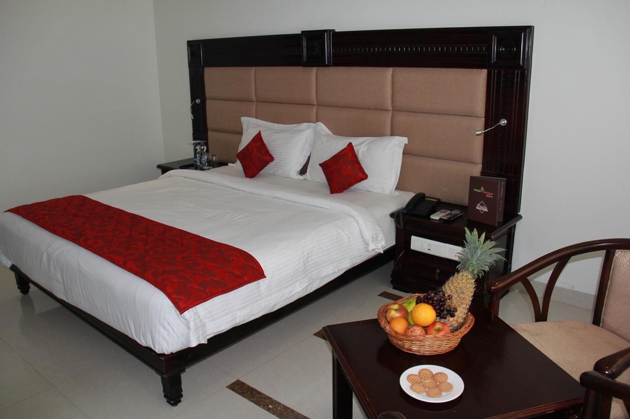 Green Royale Resorts Bodinayakkanur Bagian luar foto