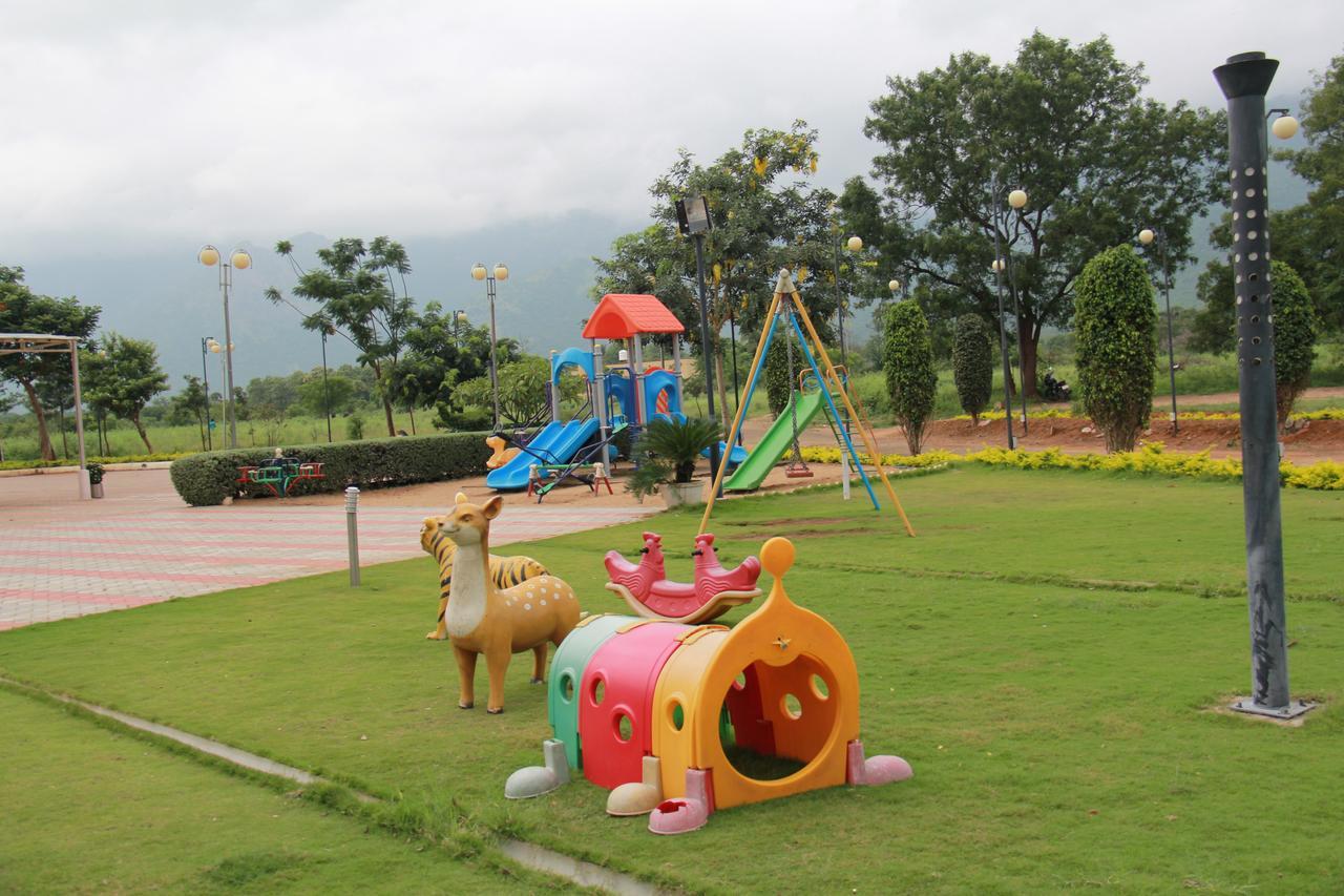 Green Royale Resorts Bodinayakkanur Bagian luar foto